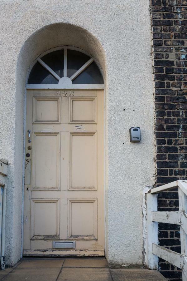 3 Bedroom Apartment Newcastle City Centre Exterior photo